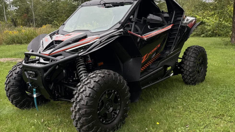CFMOTO ZForce Z10 2026+ Glass Front Windshield – view 2